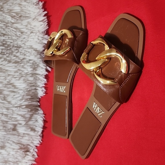 Zara Brown Sandals with Gold Chain Detail - Picture 3 of 7